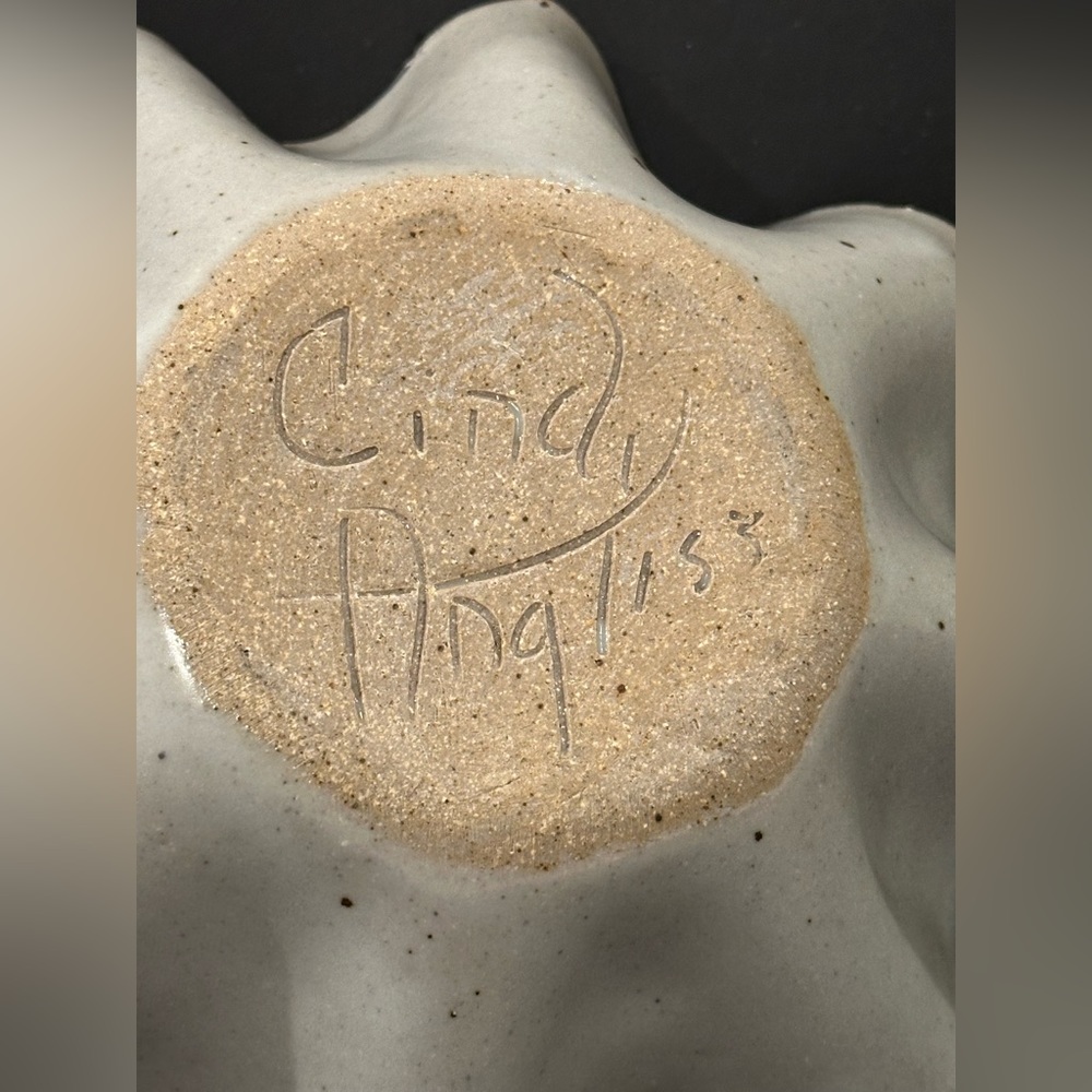 Signed Cindy Angliss Handmade Pottery, Ruffled Bowl, Blue Floral Studio Ceramics - Picture 3 of 8